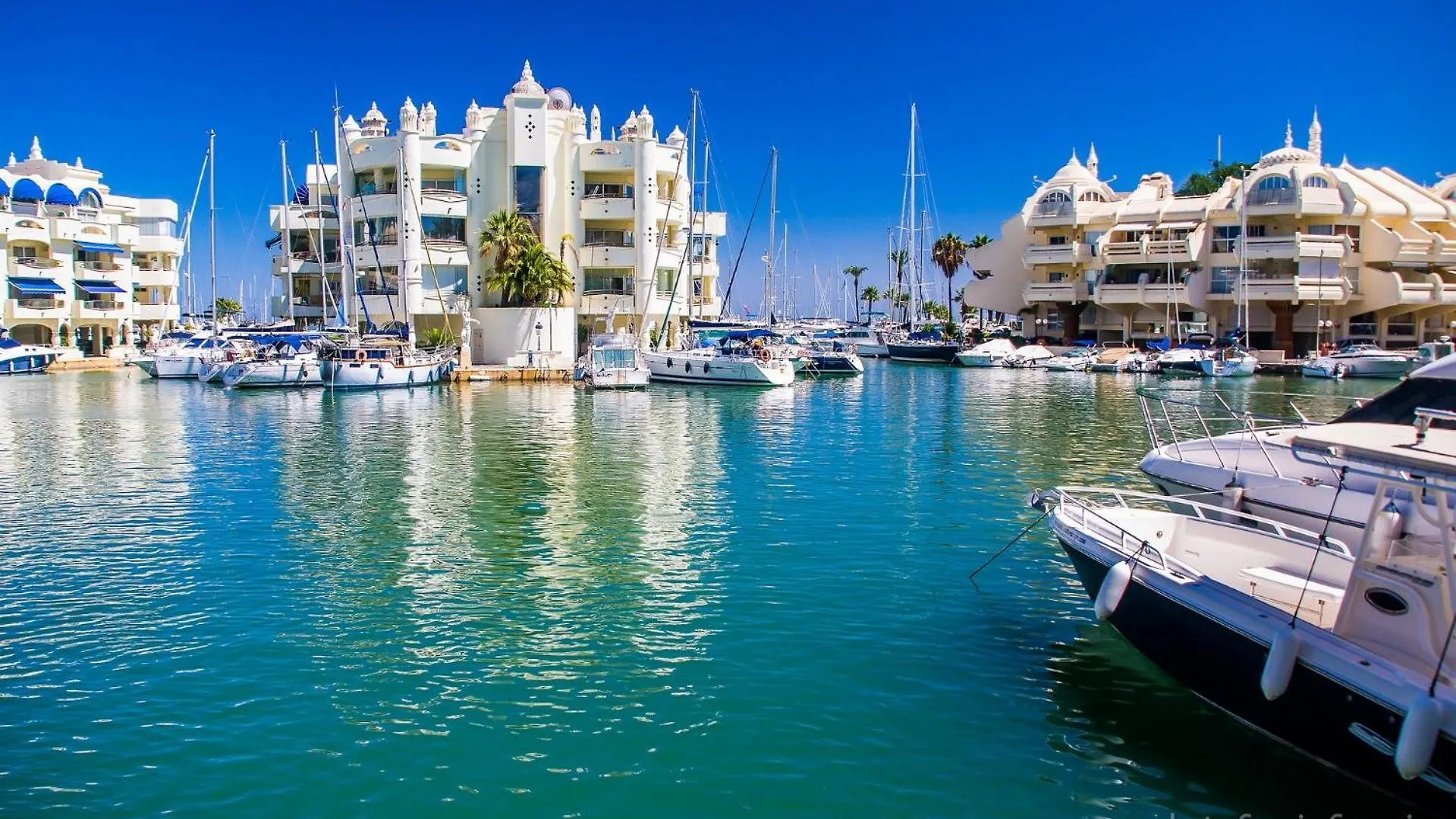 135 Agata Apartamentos. Piscina Y Playa. A Corta Distancia Del Centro. Benalmádena Apartment